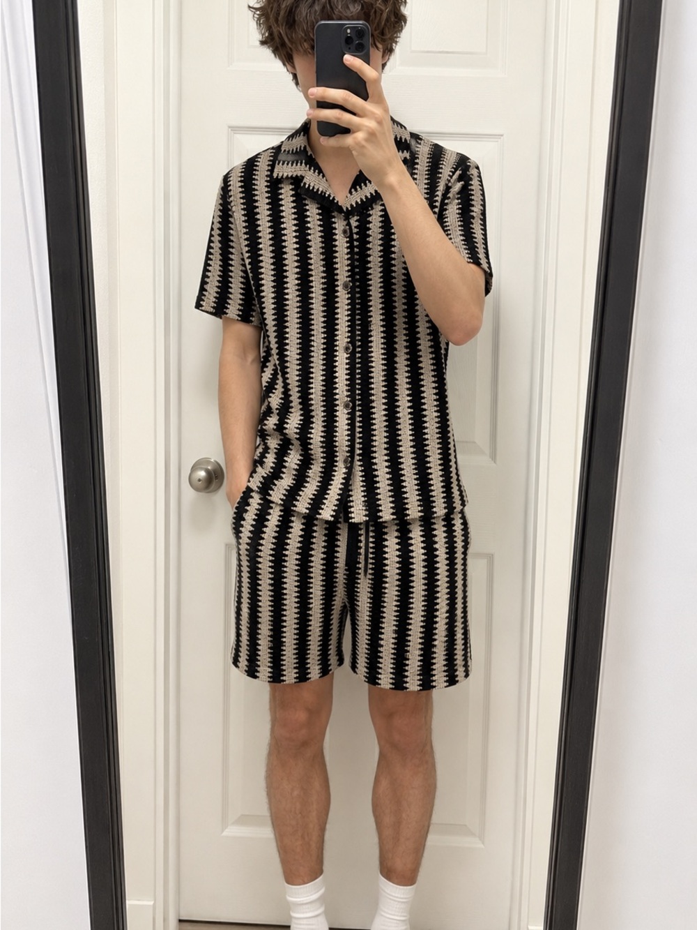 NWT Riot Empire Men’s Black & Khaki Shirt & Shorts Set Size S – MSRP $49.99